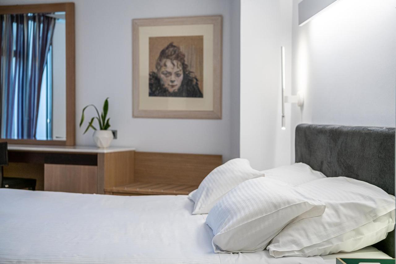 Porto Platanias Beach Resort & Spa Exterior foto A room at the hotel