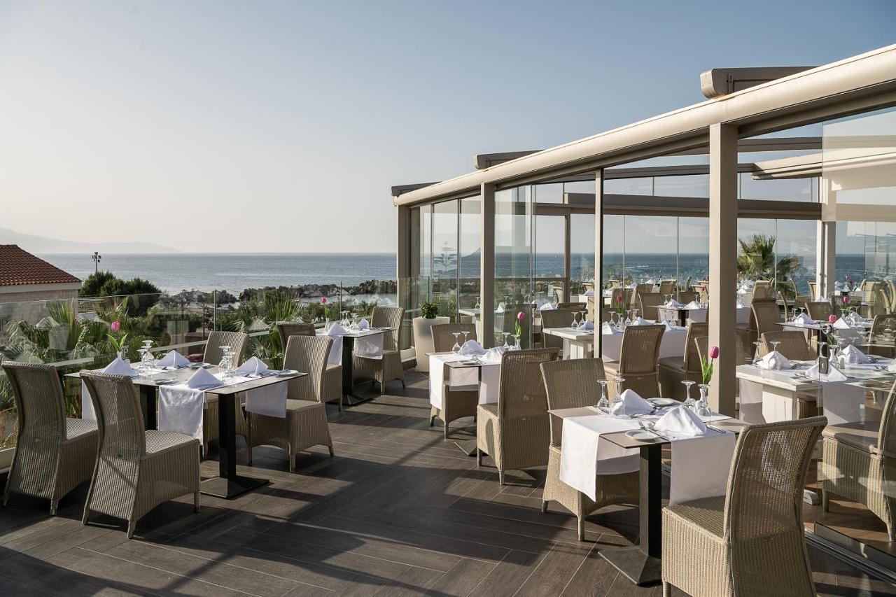Porto Platanias Beach Resort & Spa Exterior foto The Sky Bar