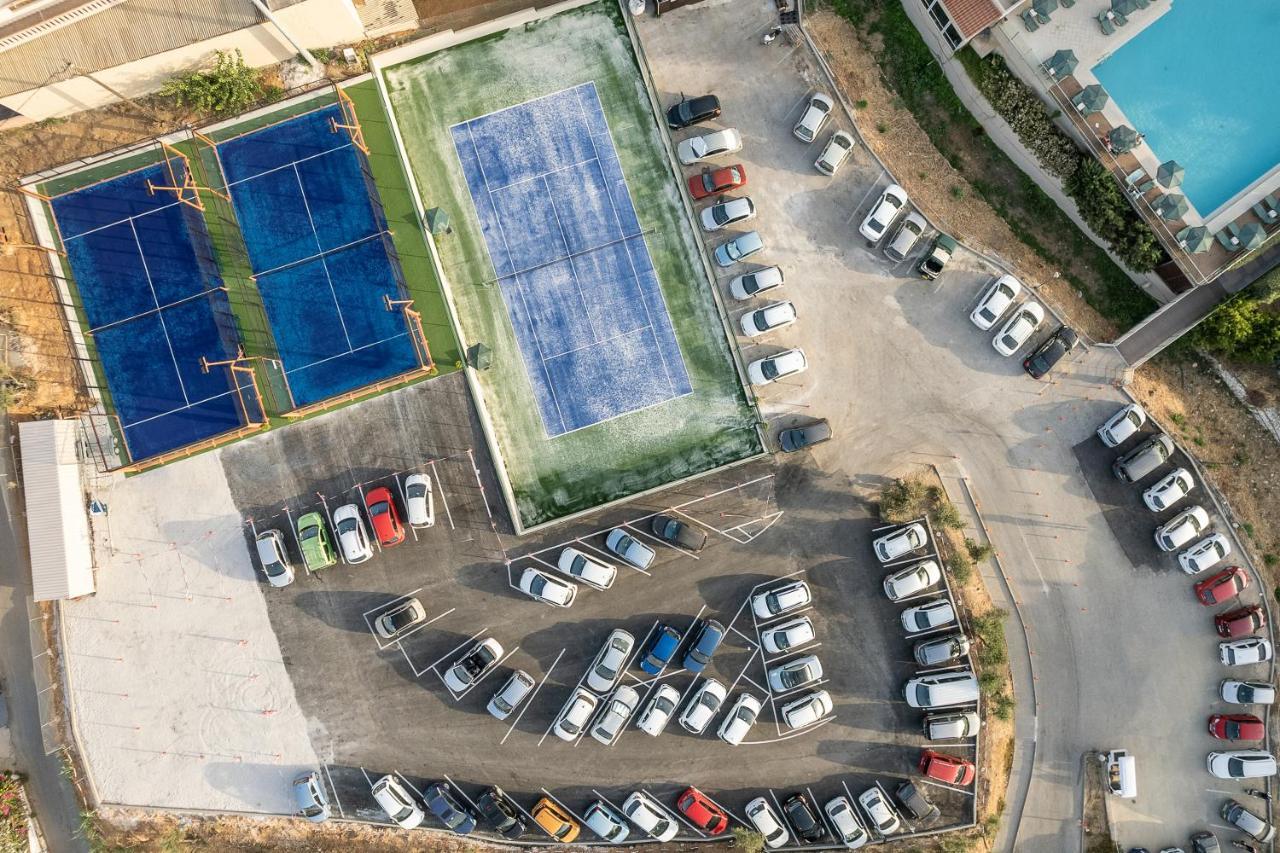 Porto Platanias Beach Resort & Spa Exterior foto Tennis courts at the complex