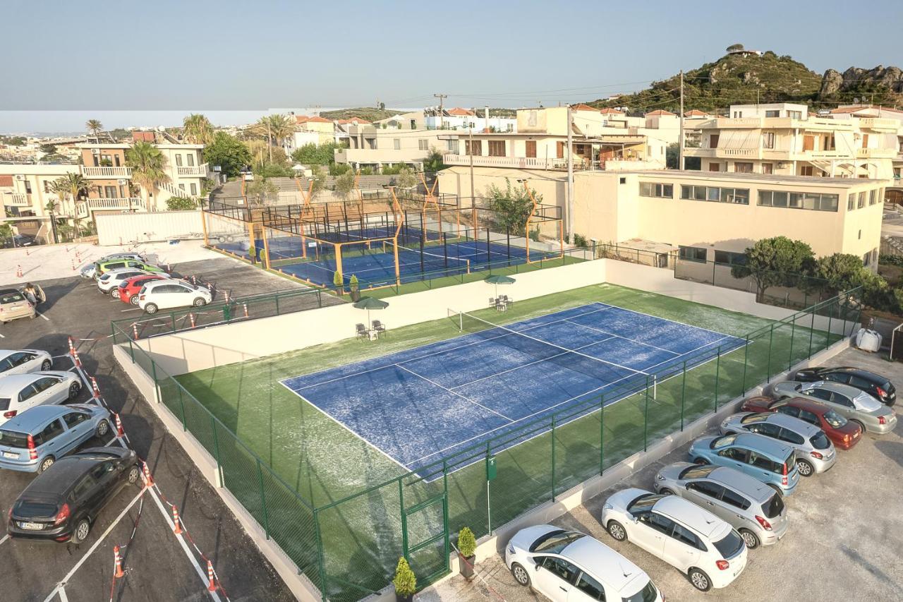 Porto Platanias Beach Resort & Spa Exterior foto Tennis Club