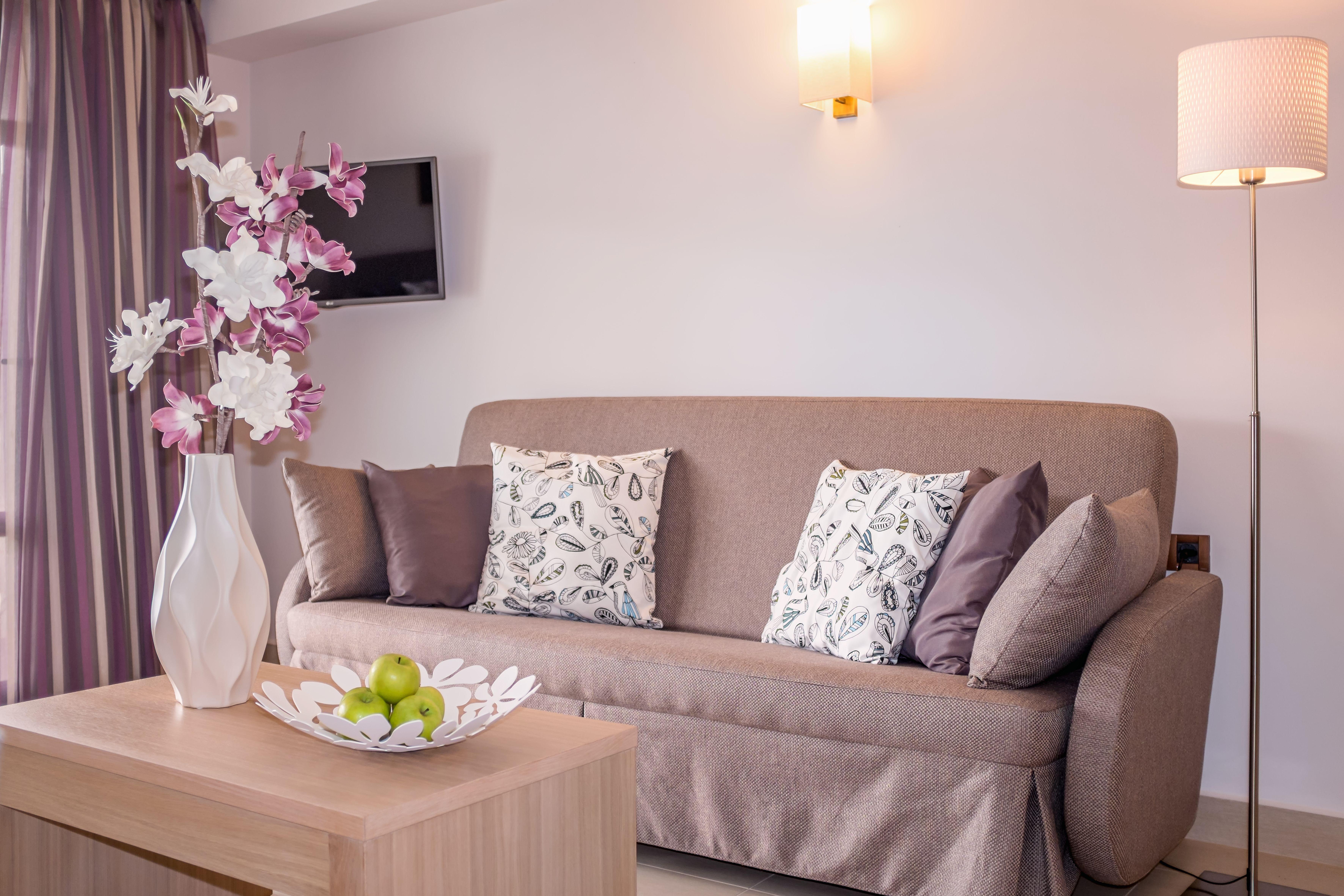 Porto Platanias Beach Resort & Spa Exterior foto A sofa bed