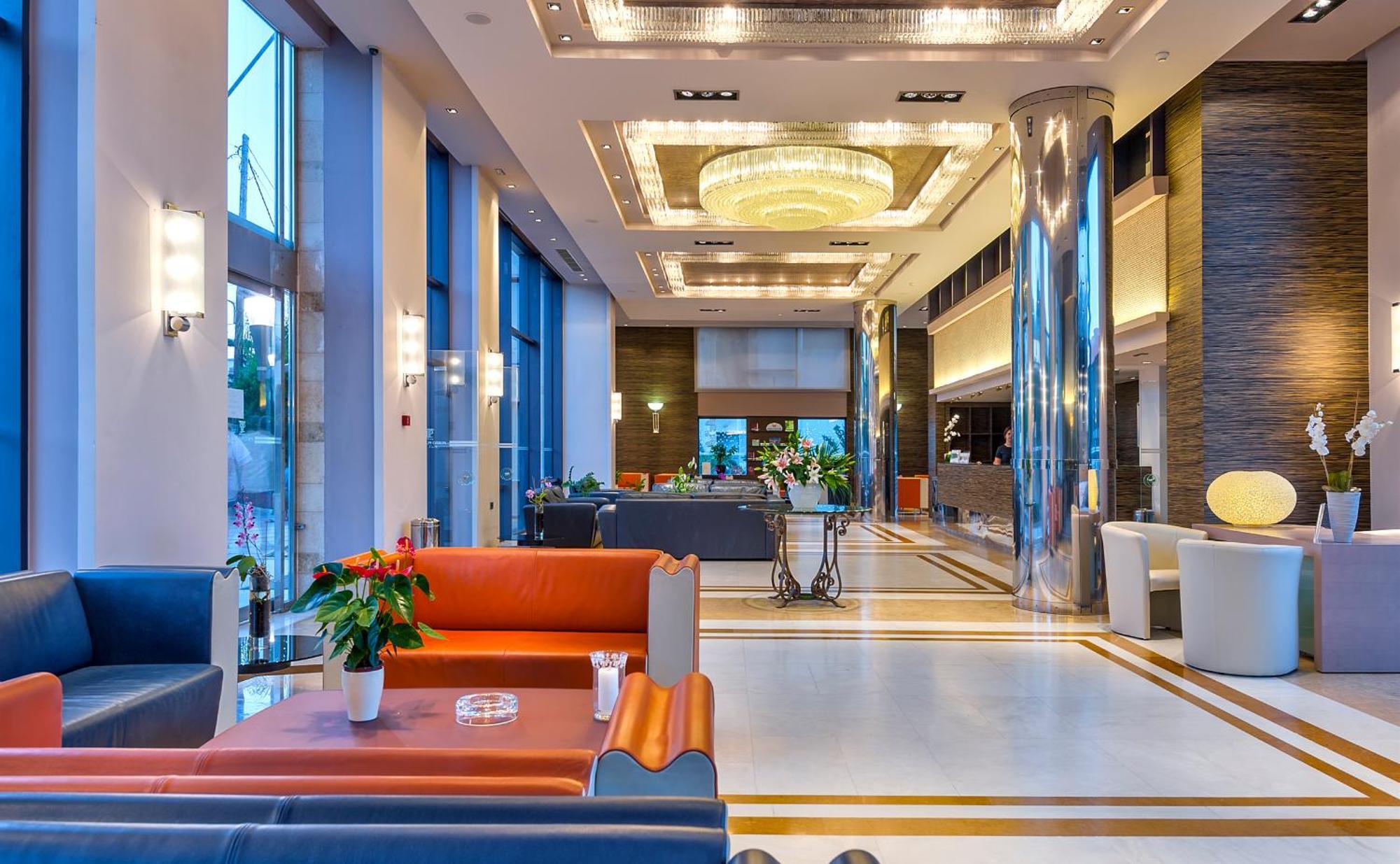 Porto Platanias Beach Resort & Spa Exterior foto Lobby
