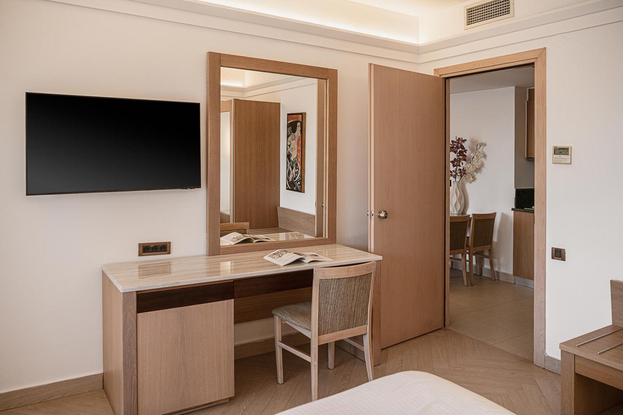 Porto Platanias Beach Resort & Spa Exterior foto